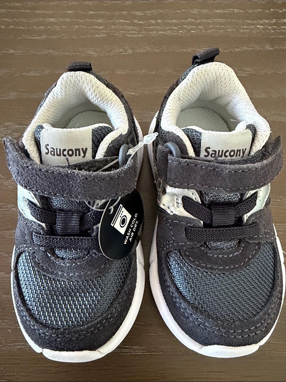 Saucony Kids Gray and White Hook-and-Loop Athletic Sneakers NEW, no box